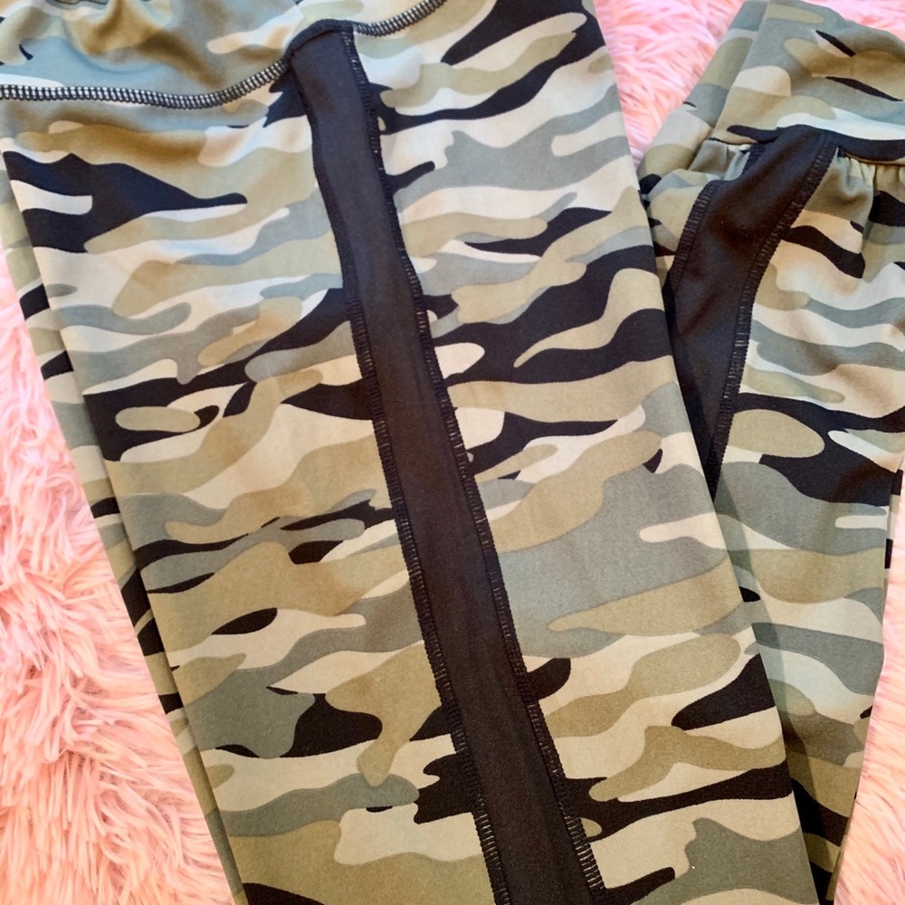 Camo Side Stripe Jogger Draw String Fit Pant Small - image 2